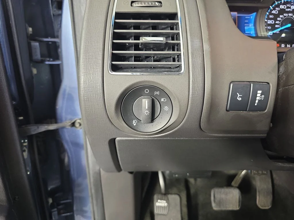 Used 2018 Blue Ford Limited image 19