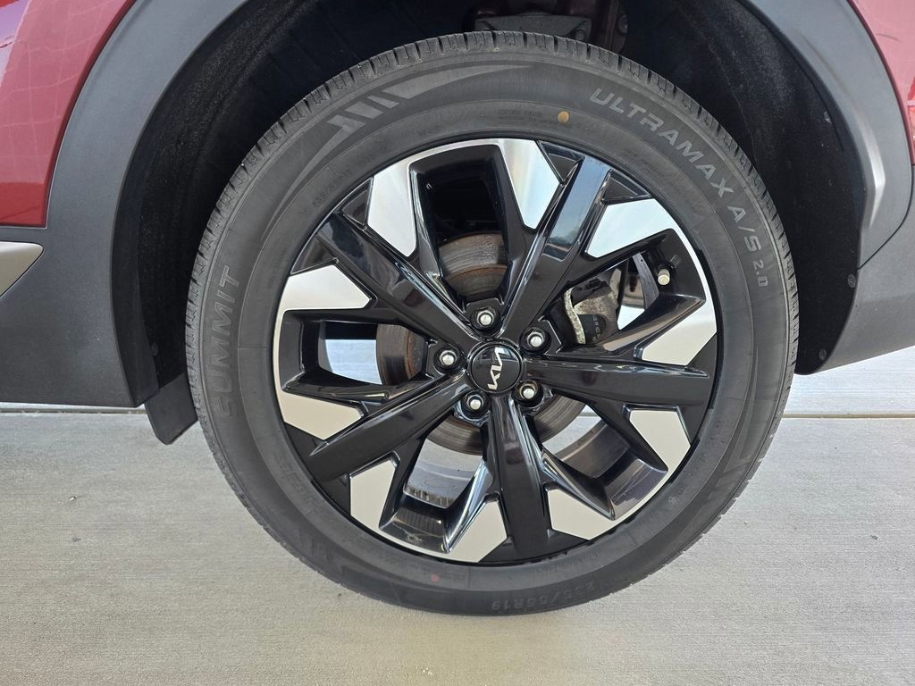 Used 2023 Red Kia X-Line image 11