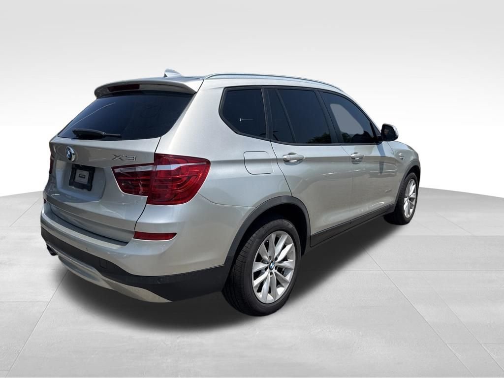 Used 2017 Silver BMW xDrive28i image 3