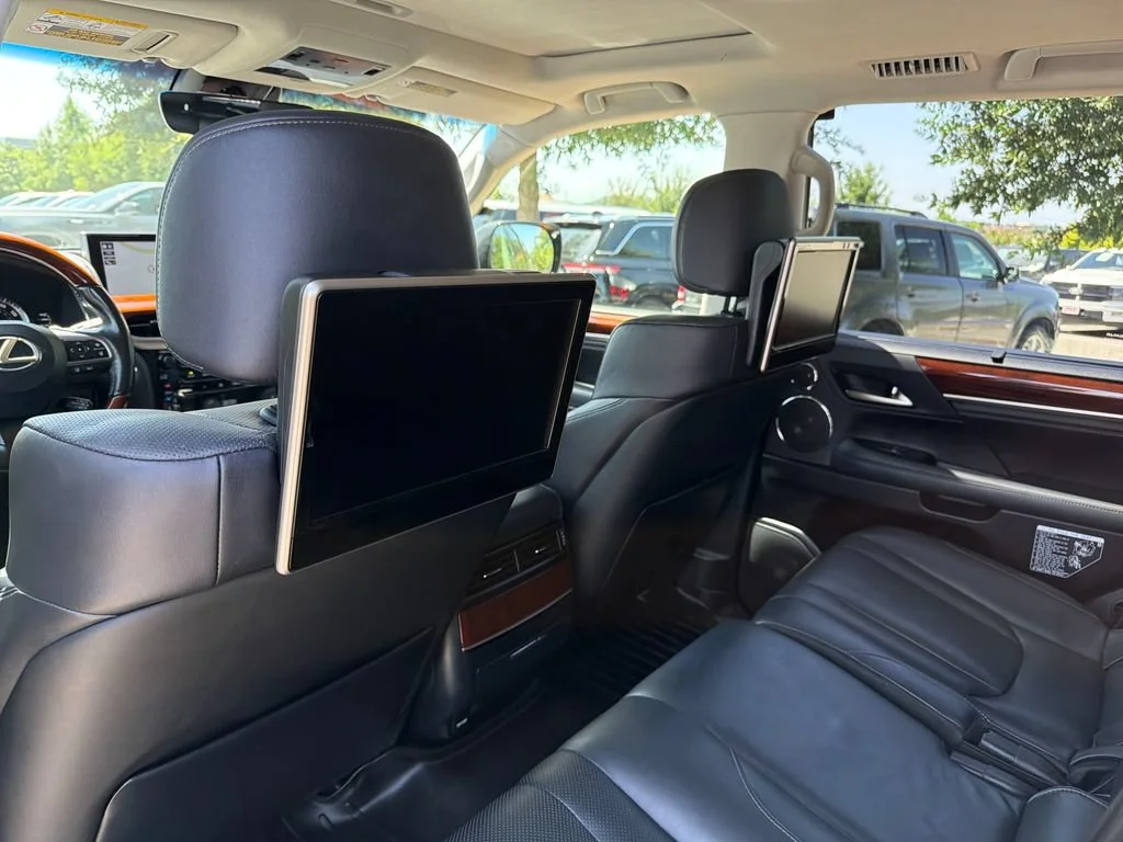Used 2017  Lexus LX 570 image 35