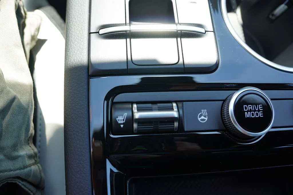 New 2026 Aurora Black Pearl Kia GT-Line AWD image 15