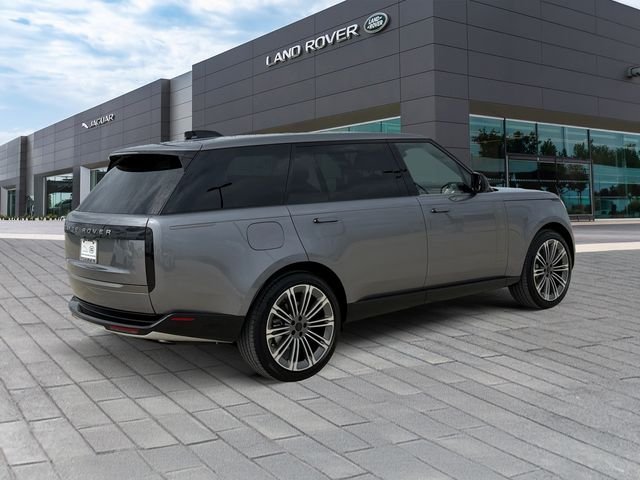 New 2026 Eiger Grey Land Rover SE image 5