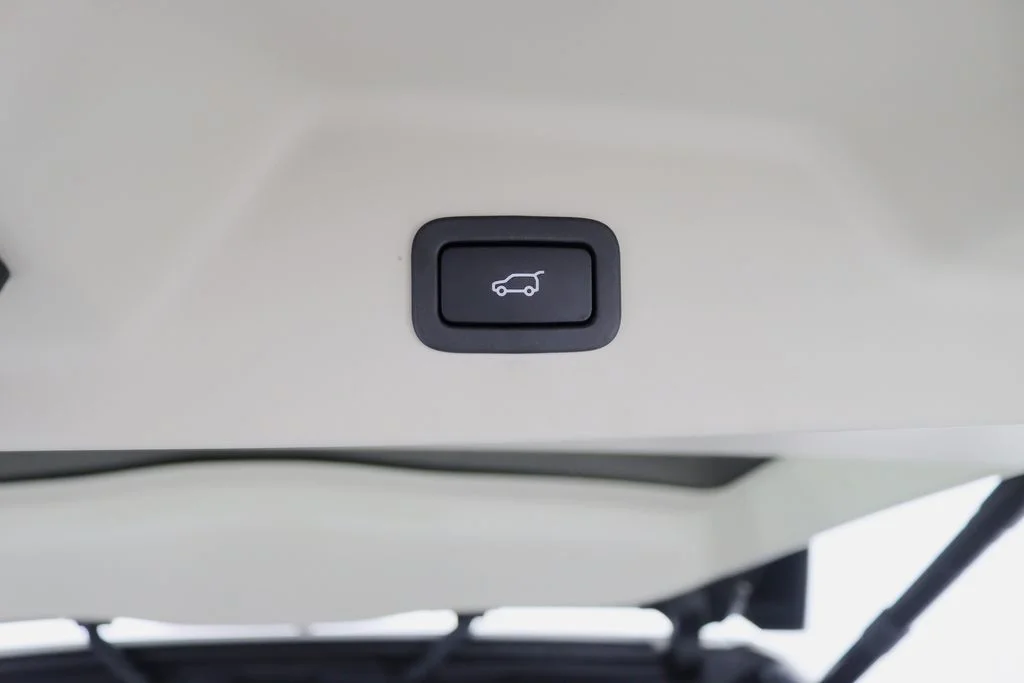 Used 2021 White Land Rover Westminster image 42