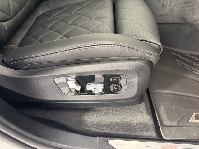 New 2026 White BMW xDrive40i image 45