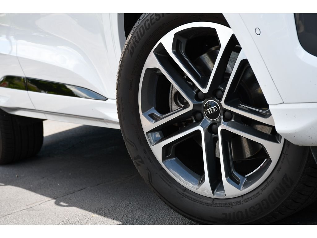 Used 2025 Arkona White Audi Premium image 10