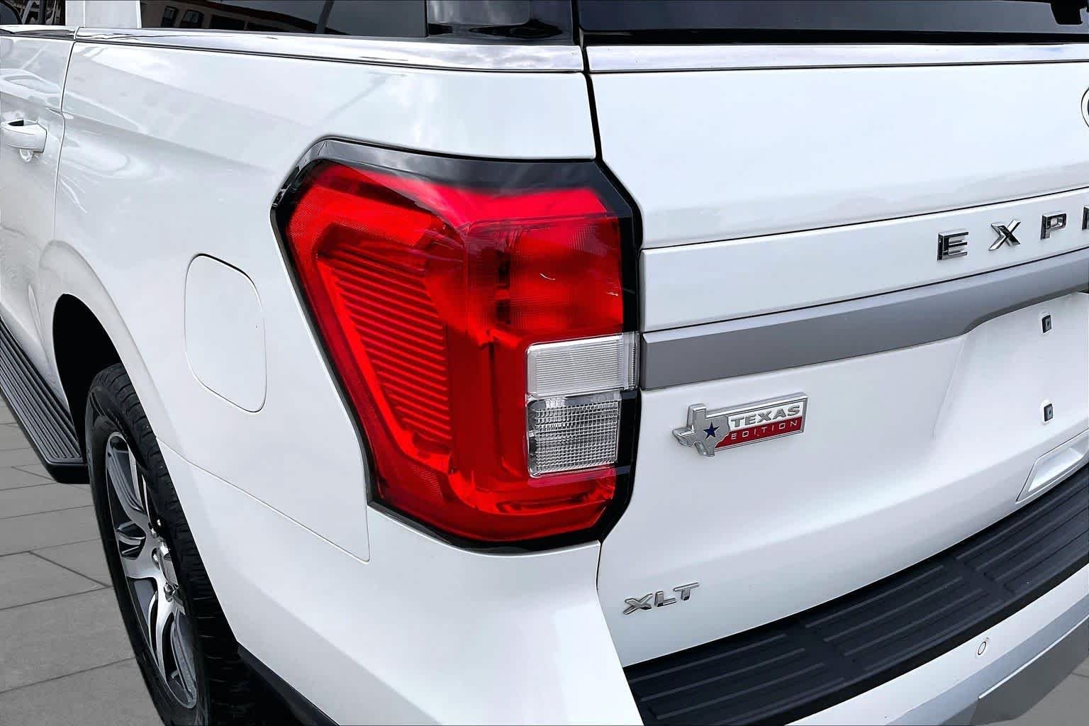 Used 2024 Star White Metallic Tri-Coat Ford XLT image 26