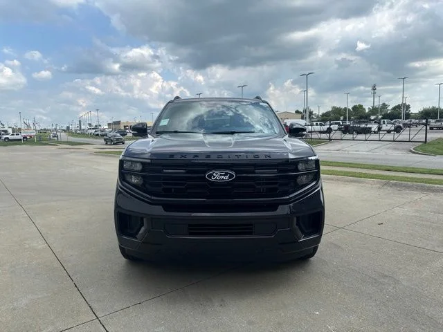 New 2027 Gray Ford Platinum image 11