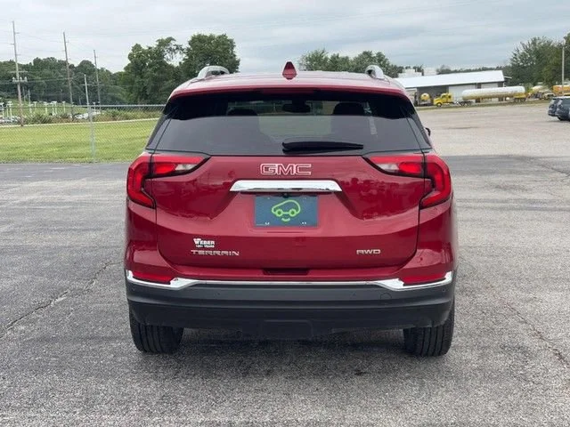 Used 2021 RED QUARTZ TINTCOAT GMC SLT image 4