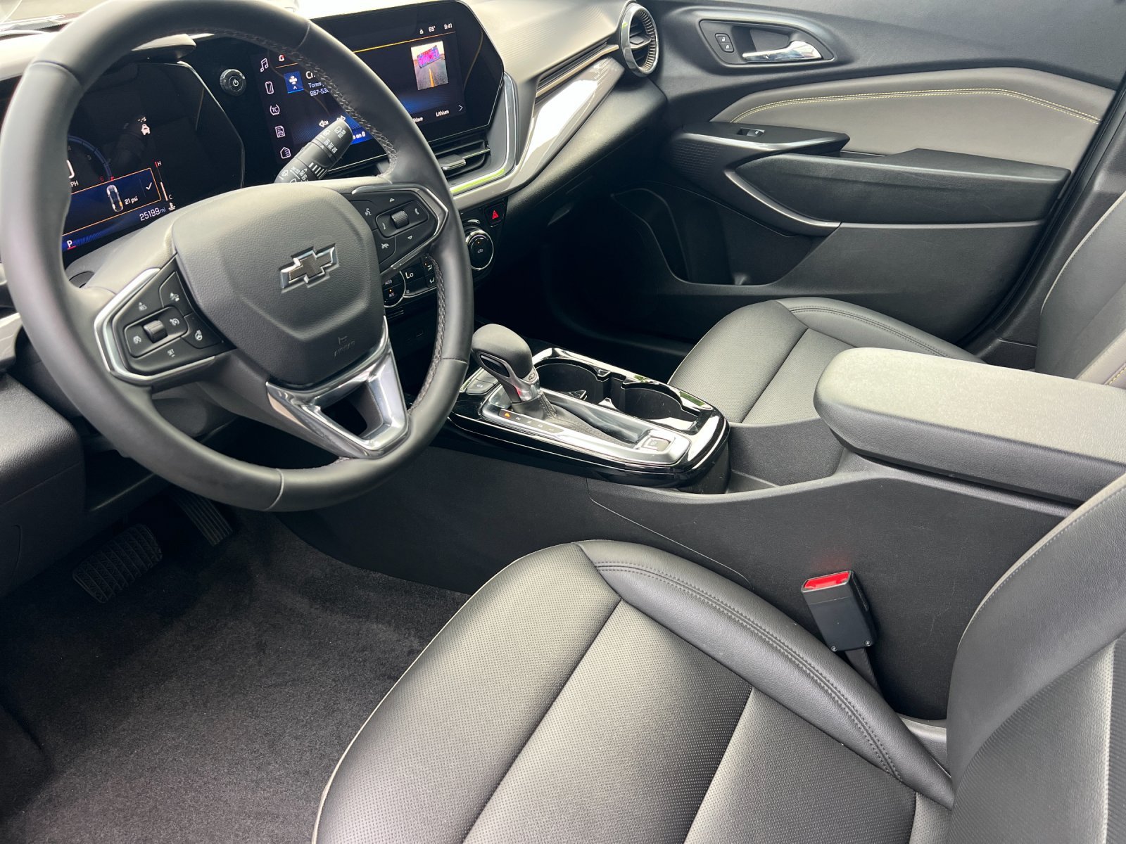 Used 2025 Mosaic Black Metallic Chevrolet ACTIV image 10