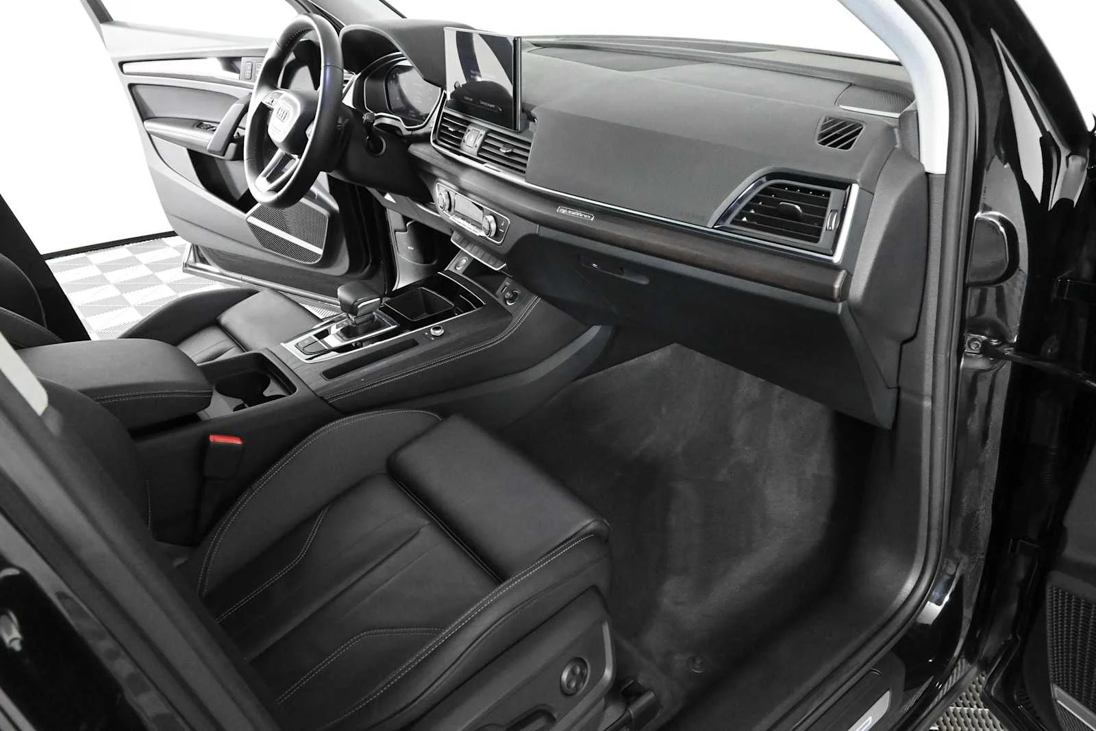 Used 2024 Mythos Black Metallic Audi S line Premium Plus image 10