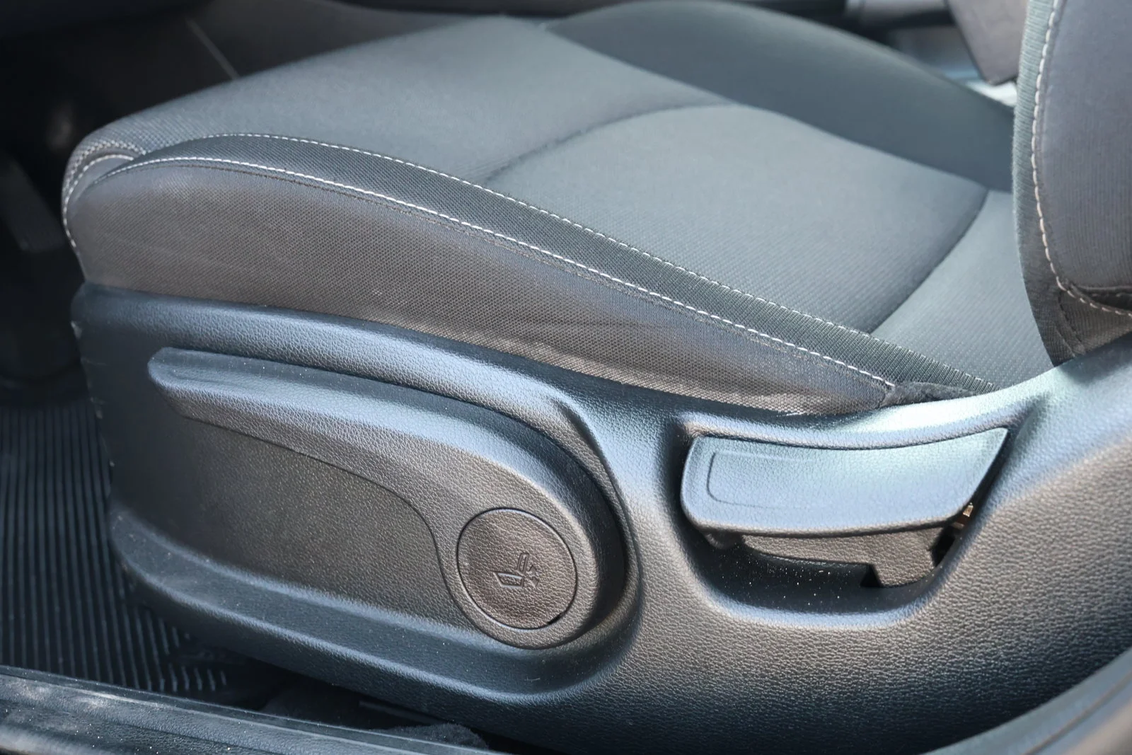 Used 2023 Gray Kia LXS image 28
