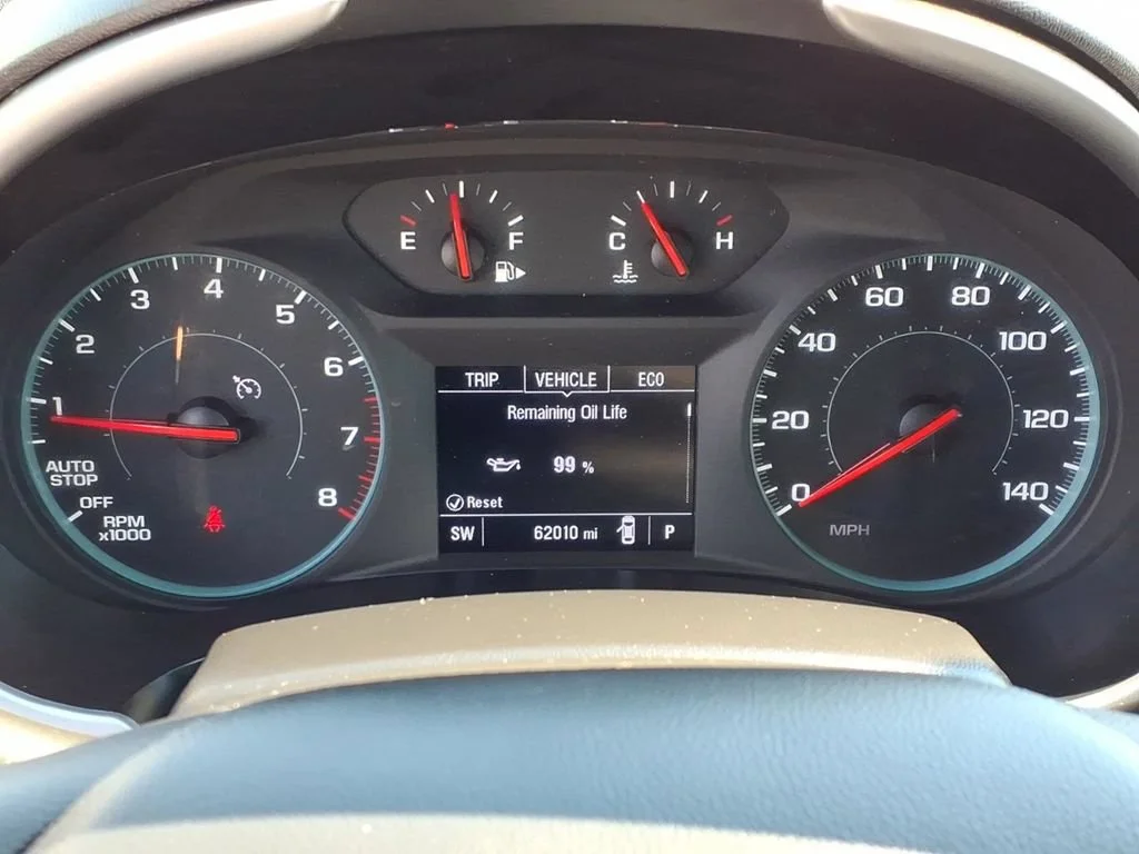 Used 2024 Mineral Gray Metallic Chevrolet 1LT image 17
