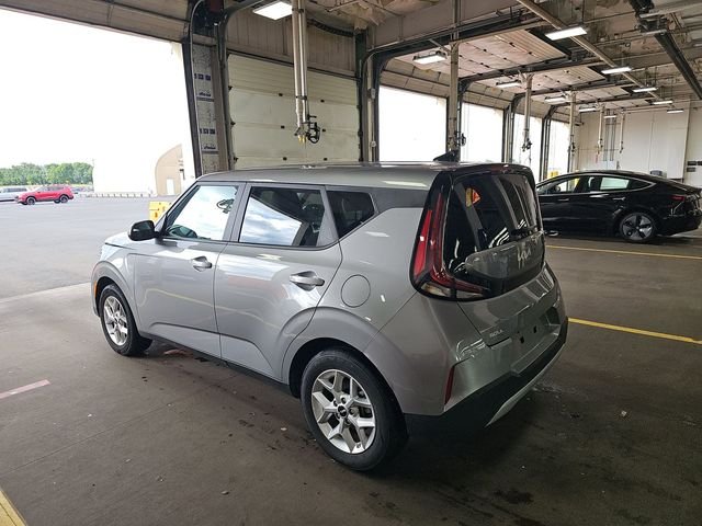 Certified Used 2025 Gray Kia LX image 6