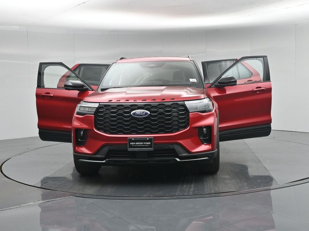 New 2026 Rapid Red Metallic Tinted Clearcoat Ford ST-Line image 31