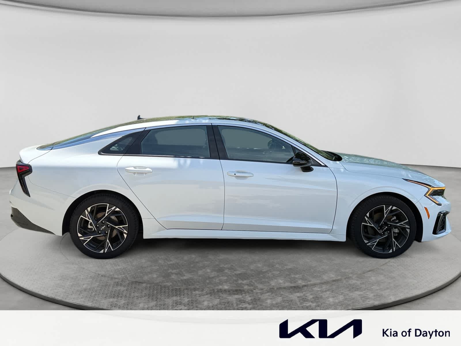 Used 2025 Snow White Pearl Kia GT-Line image 4