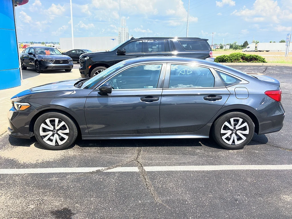Used 2023 Meteorite Gray Metallic Honda LX image 5