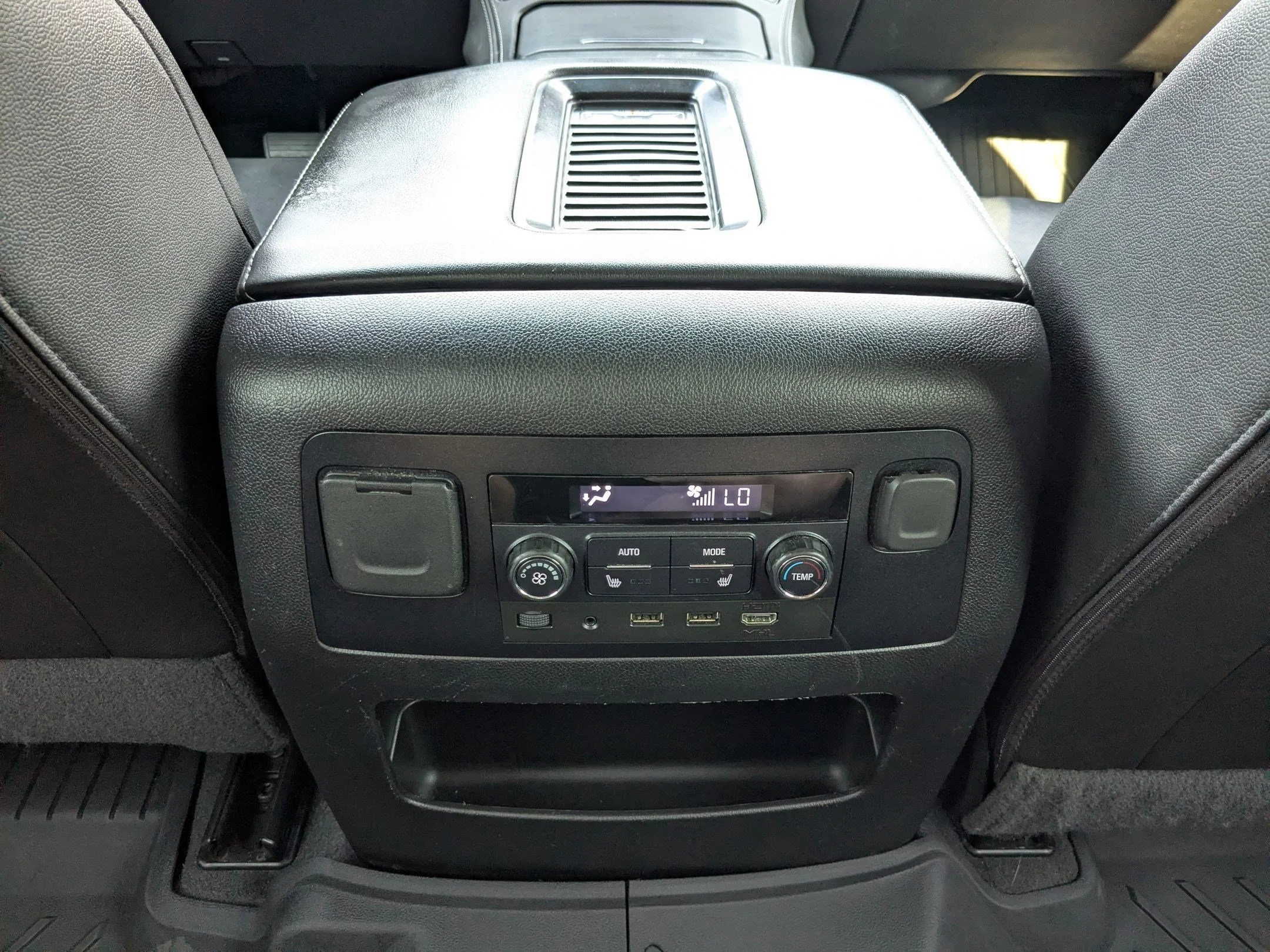 Used 2020 Black Chevrolet Premier image 27