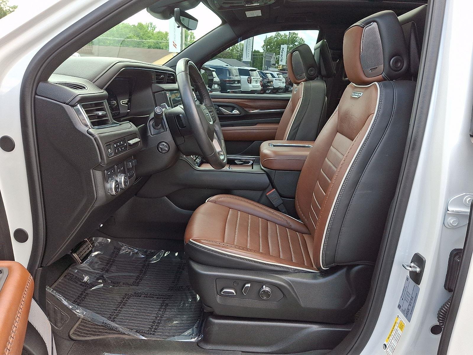 Used 2024 White Frost Tricoat GMC Denali Ultimate image 15