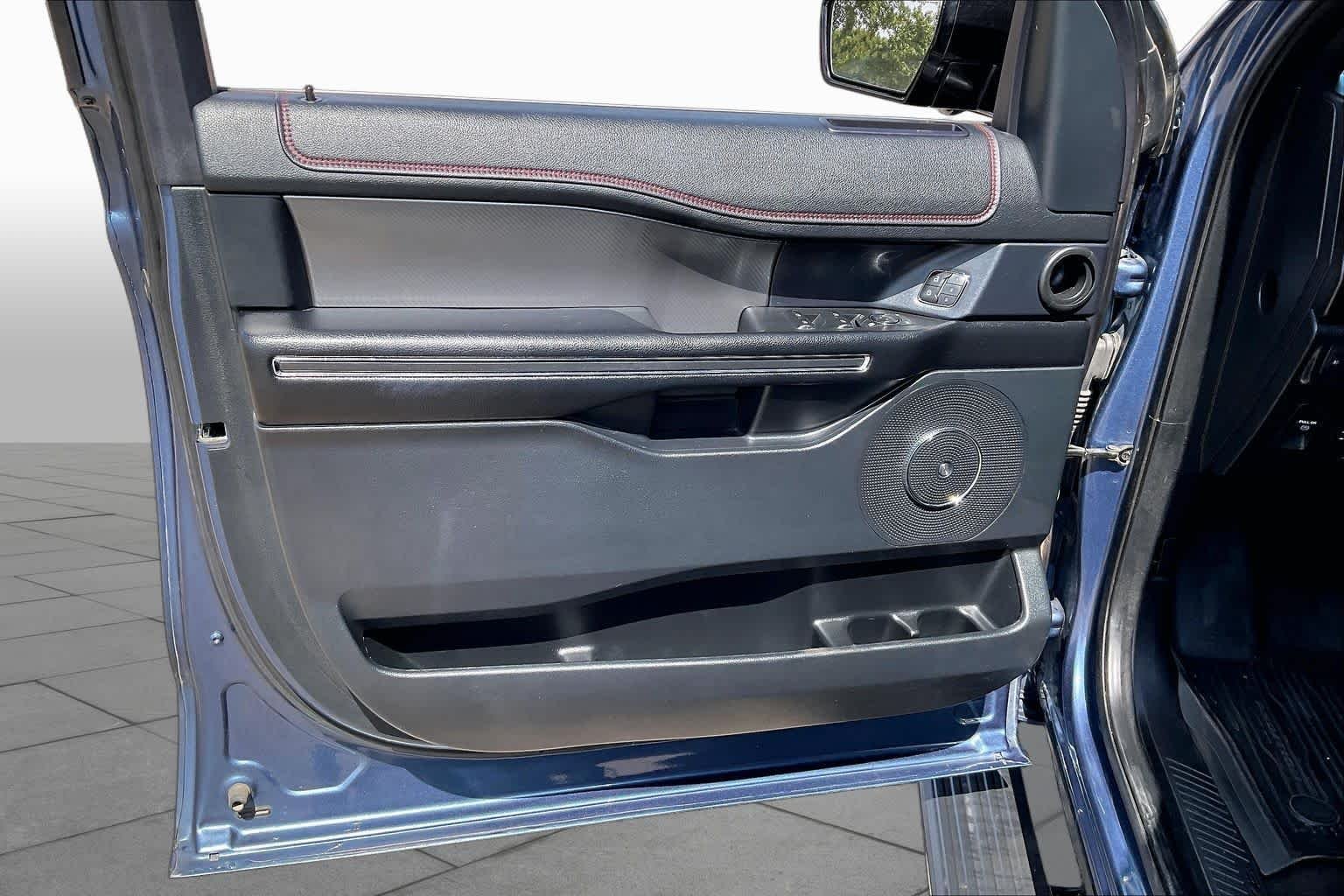 Used 2020 Blue Metallic Ford Limited image 21