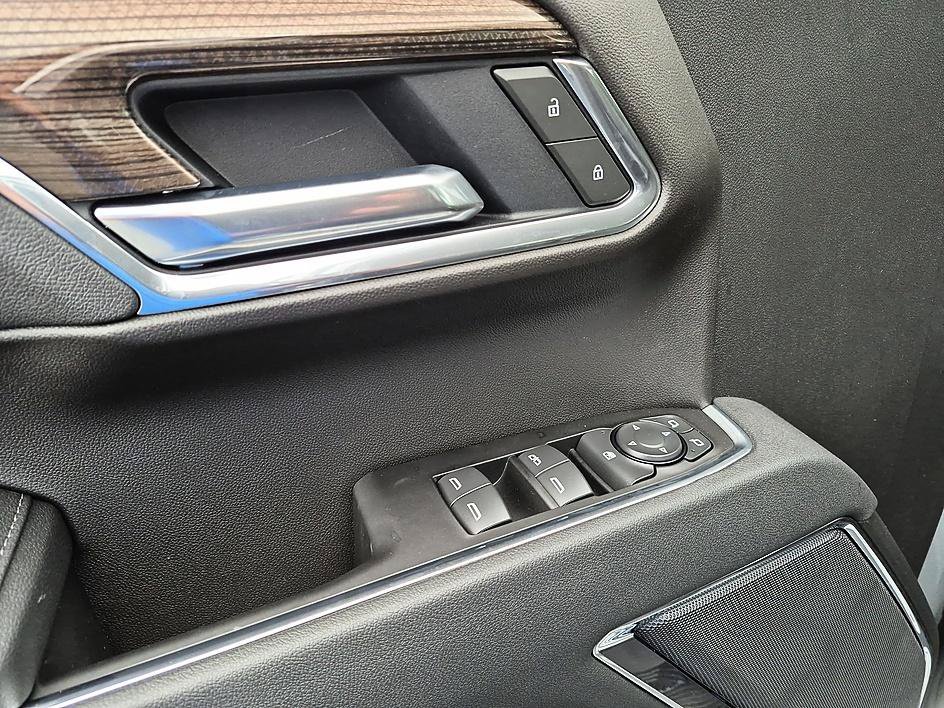 New 2026 Sterling Gray Metallic Chevrolet LT Trail Boss image 13