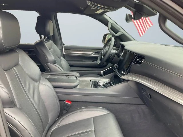Used 2022 Diamond Black Jeep Series II image 15