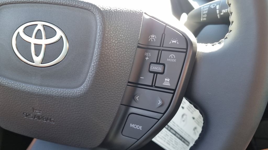 New 2027 Wind Chill Pearl <sup>1</sup> Toyota  LE image 22