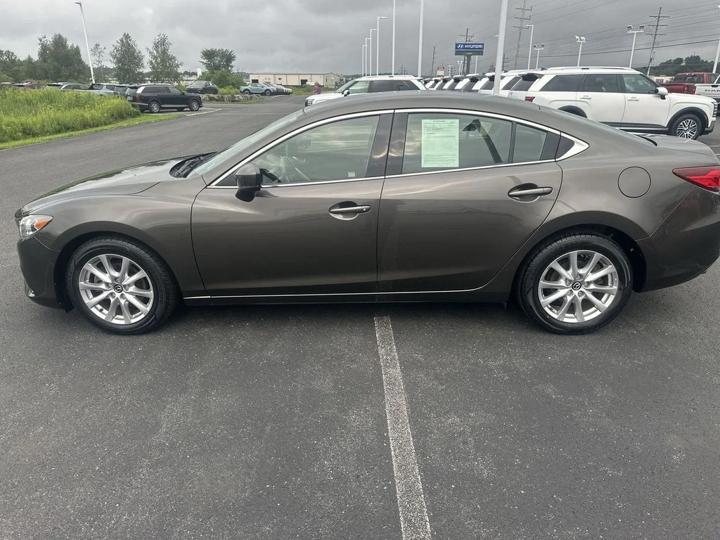 Used 2017 Silver Mazda Sport image 5