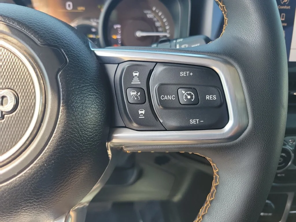 Used 2024 Silver Jeep Sahara 4xe image 28