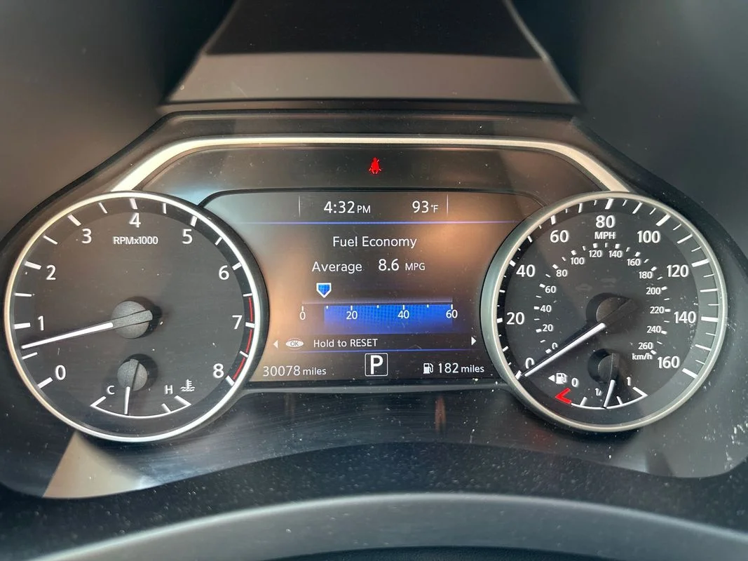 Used 2017 White Nissan SV image 22