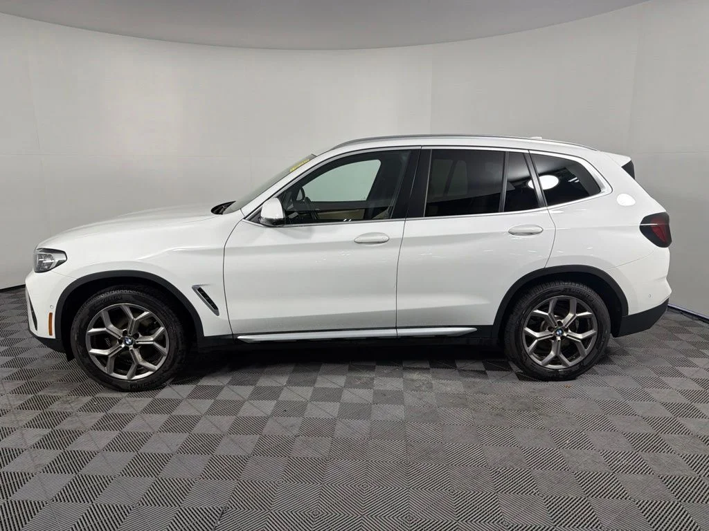 Used 2023 Alpine White BMW xDrive30i image 8