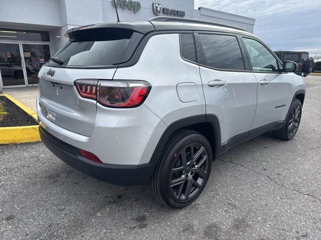 New 2026 Silver Zynith Metallic Clearcoat Jeep Limited image 7