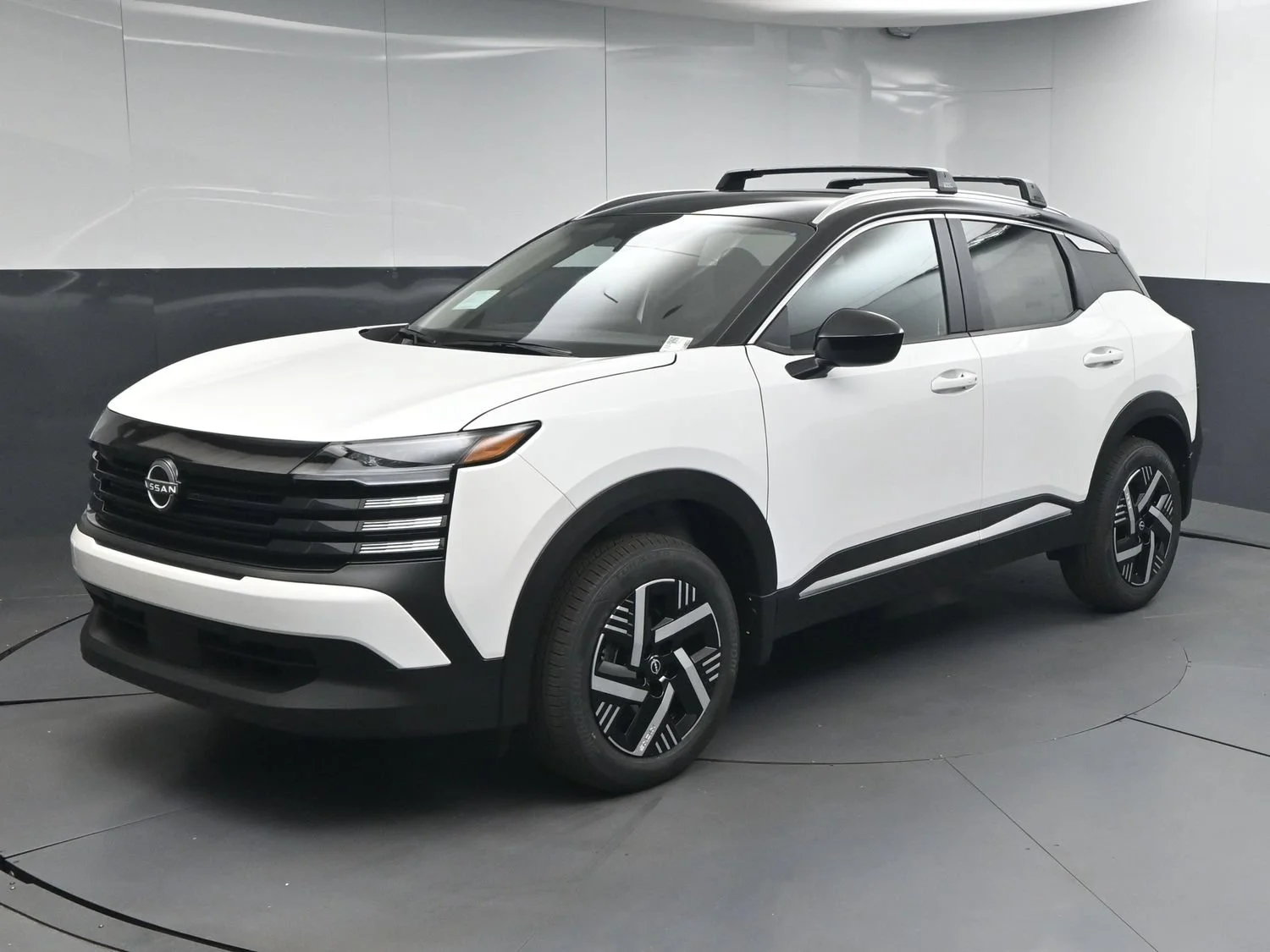 New 2026 Aspen White Tricoat/Super Black Nissan SV image 3