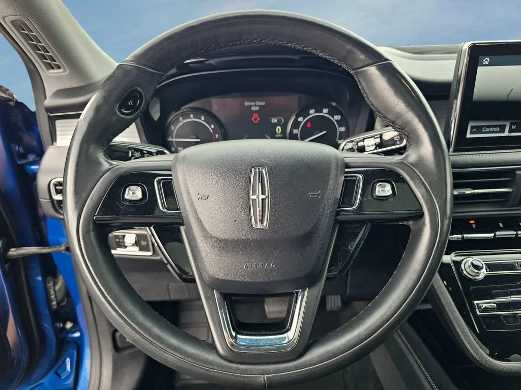 Used 2021 Artisan Blue Lincoln Standard image 20