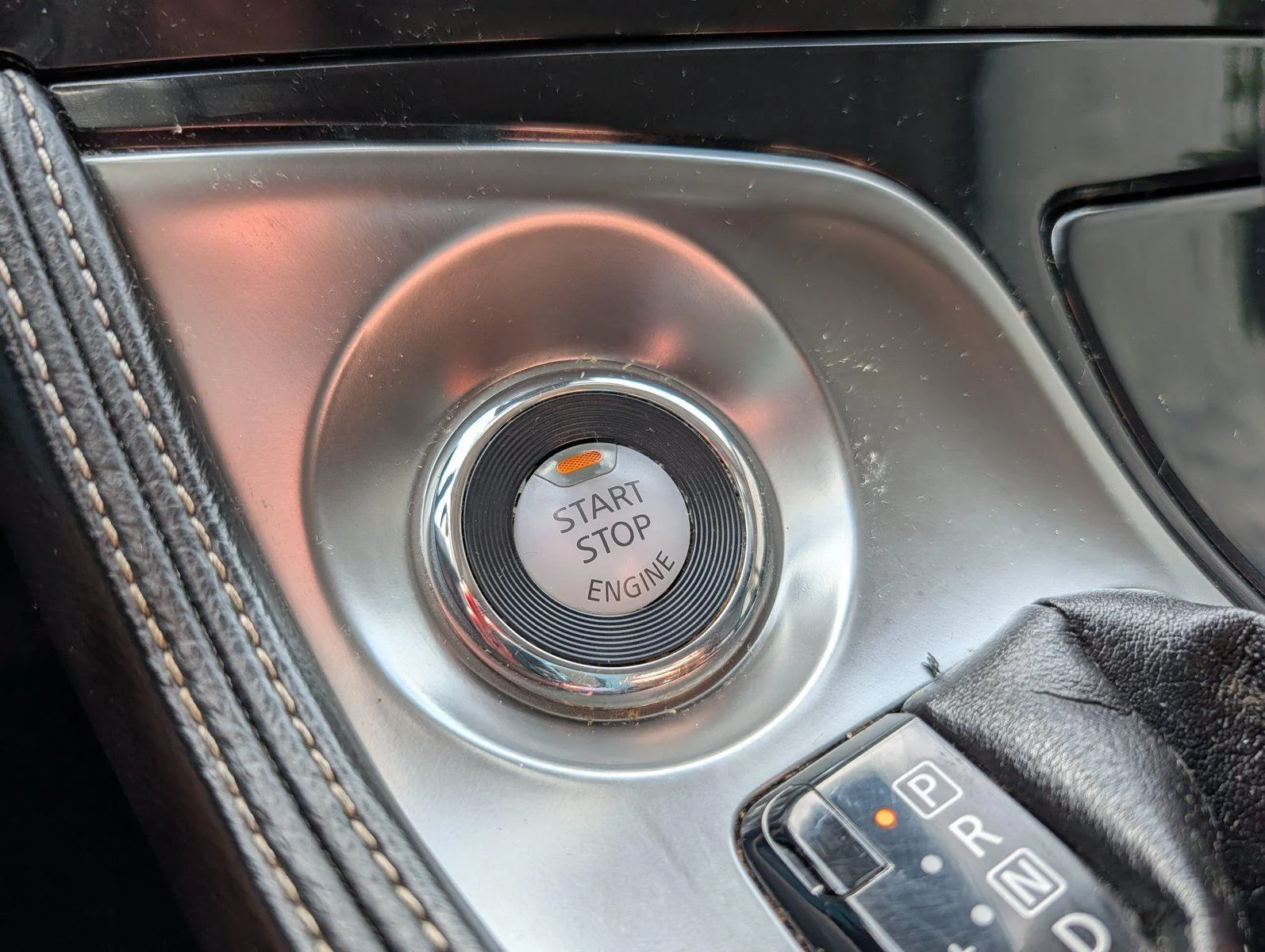Used 2019 Super Black Nissan Platinum image 25