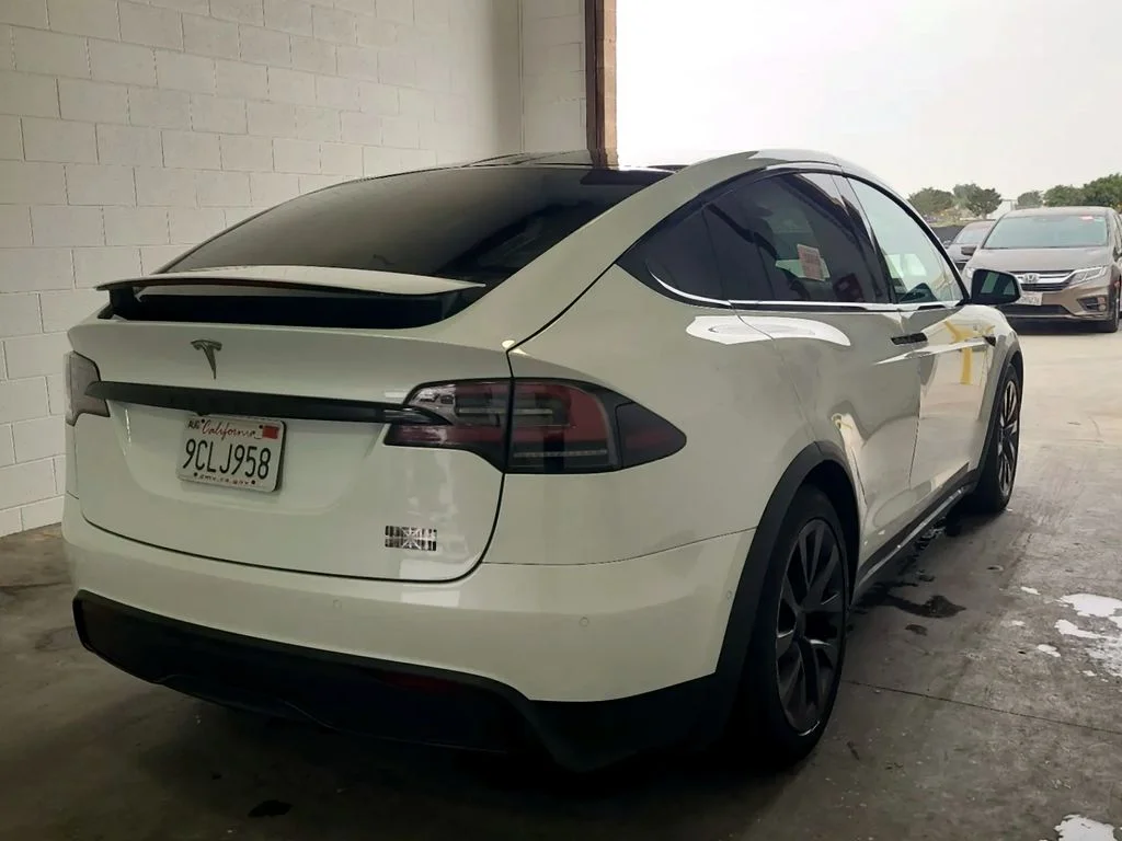Used 2022 White Tesla Plaid image 4