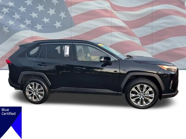 Used 2022 Black Toyota XLE Premium image 3
