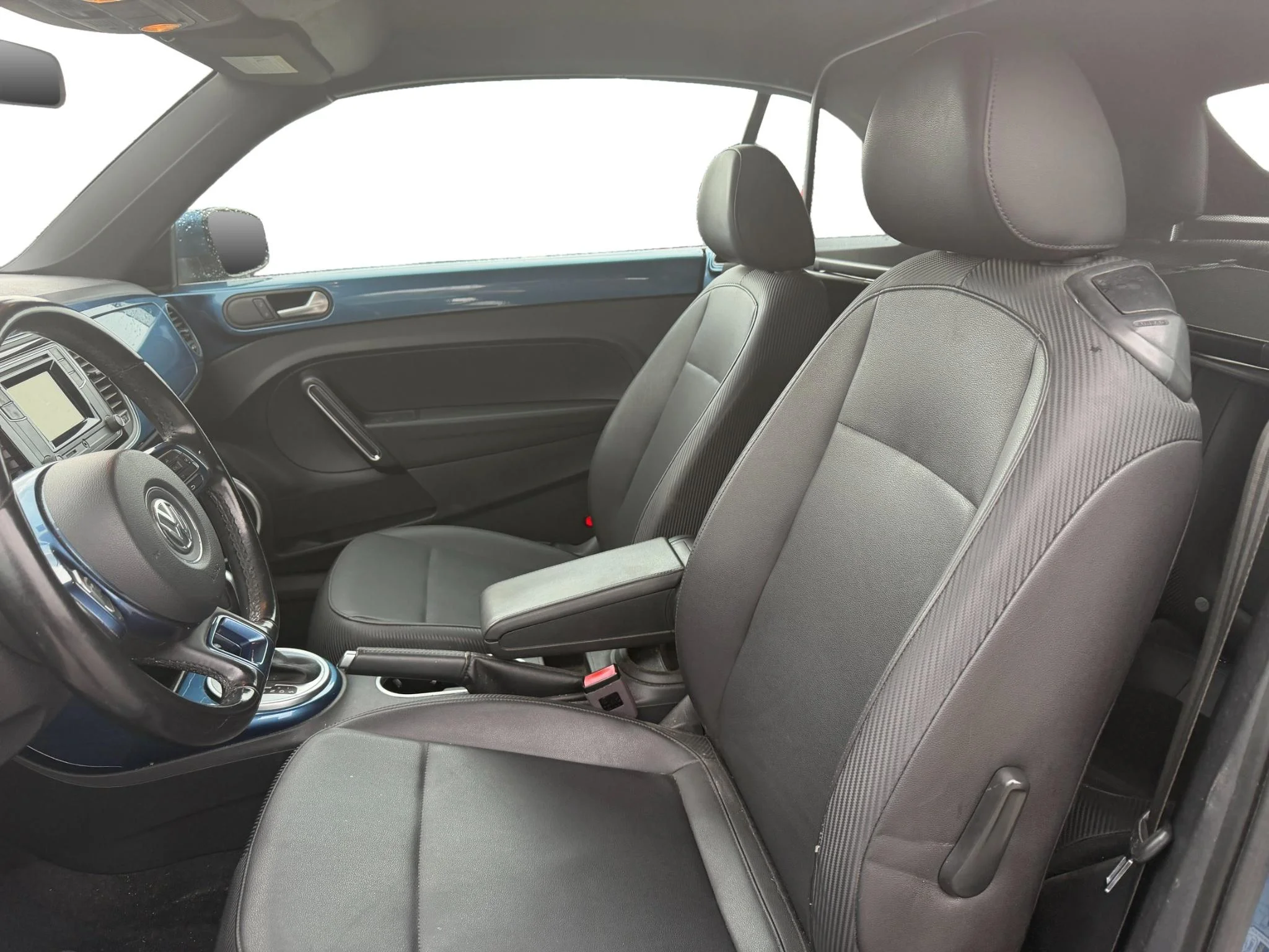 Used 2018 Blue Volkswagen SE image 7
