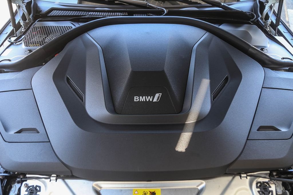 New 2026 Alpine White BMW eDrive40 image 21
