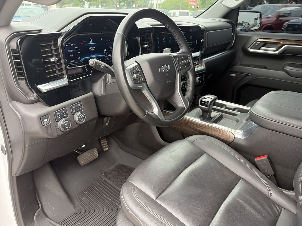 Used 2024 White Chevrolet RST image 10