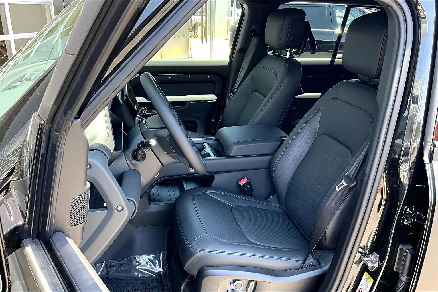 New 2026 Santorini Black Land Rover X-Dynamic SE image 9