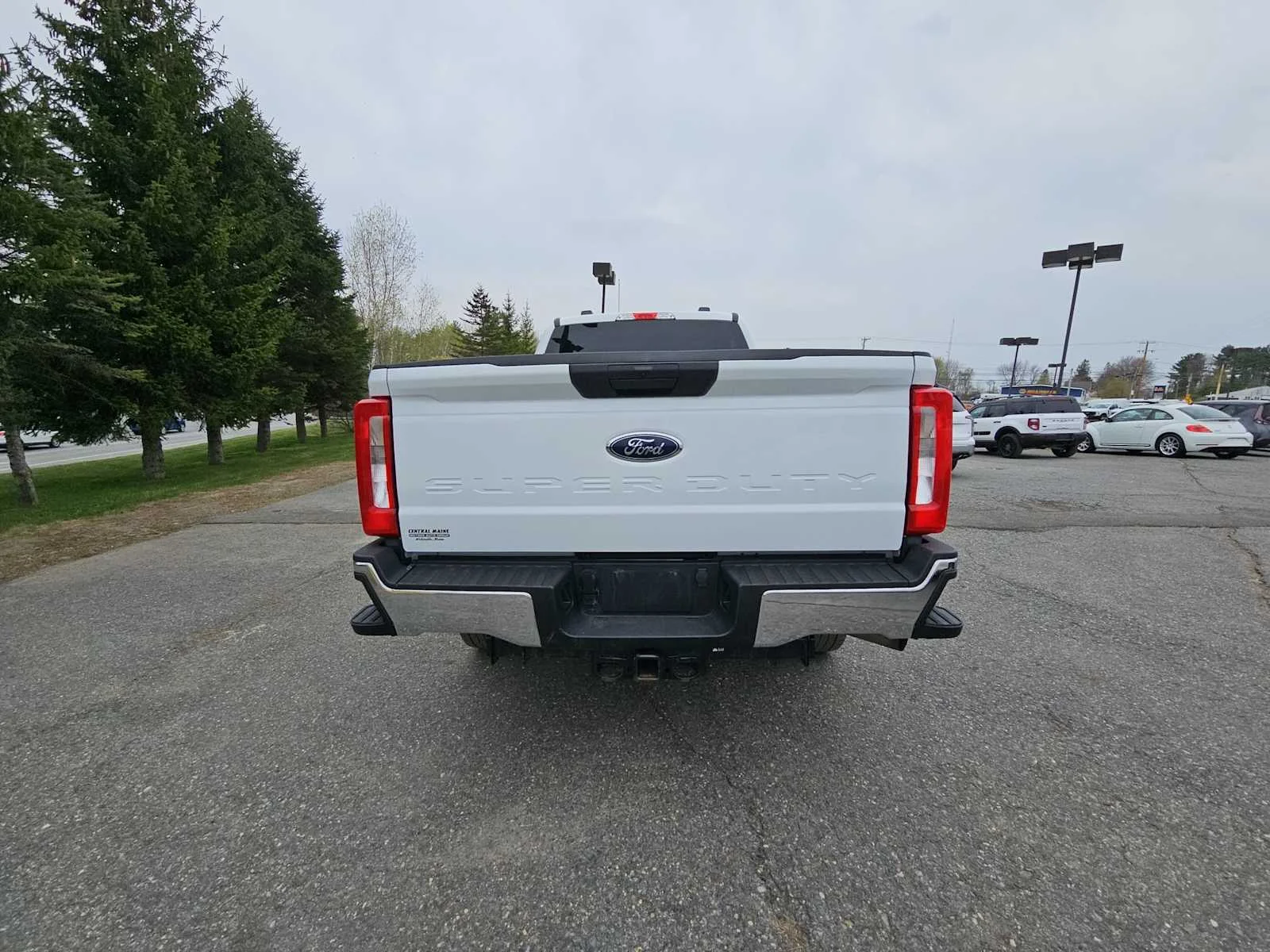 Used 2025 Oxford White Ford XLT image 6
