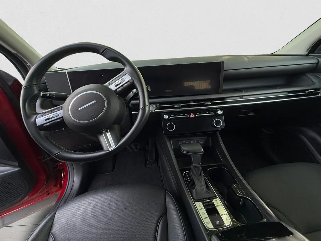 Certified Used 2025 Red Hyundai SEL Convenience image 9