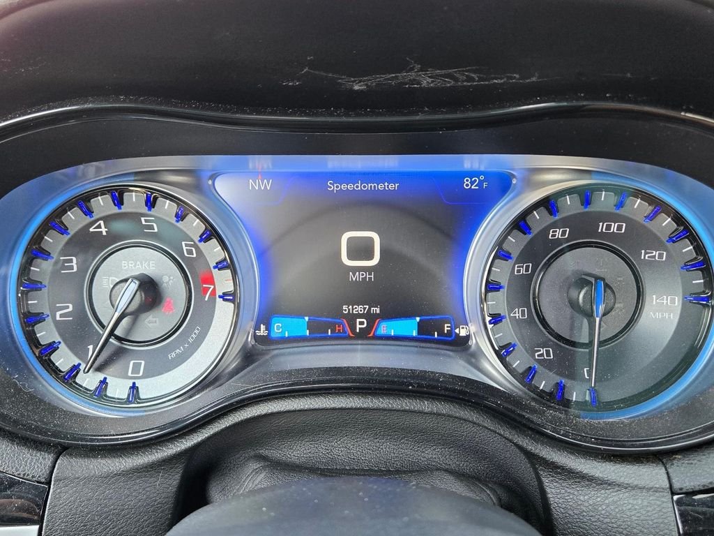 Used 2023 White Chrysler 300S image 24