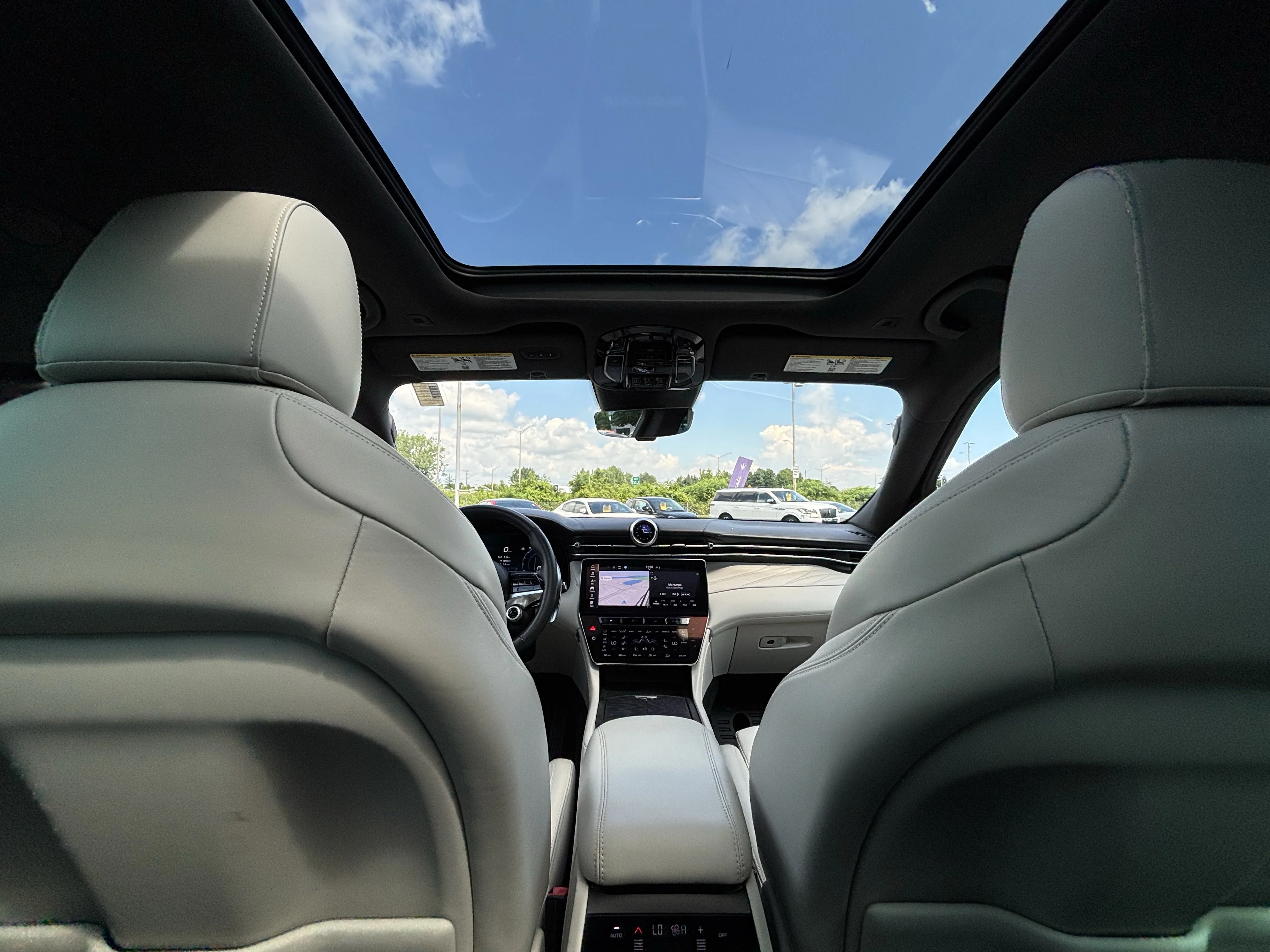 Certified Used 2023 Bianco Astro Metallic Maserati Modena image 43