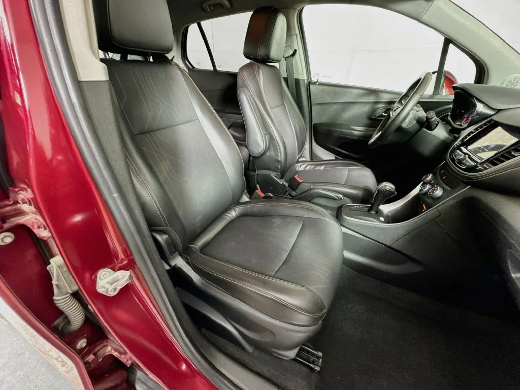 Used 2018 Red Chevrolet LT image 32