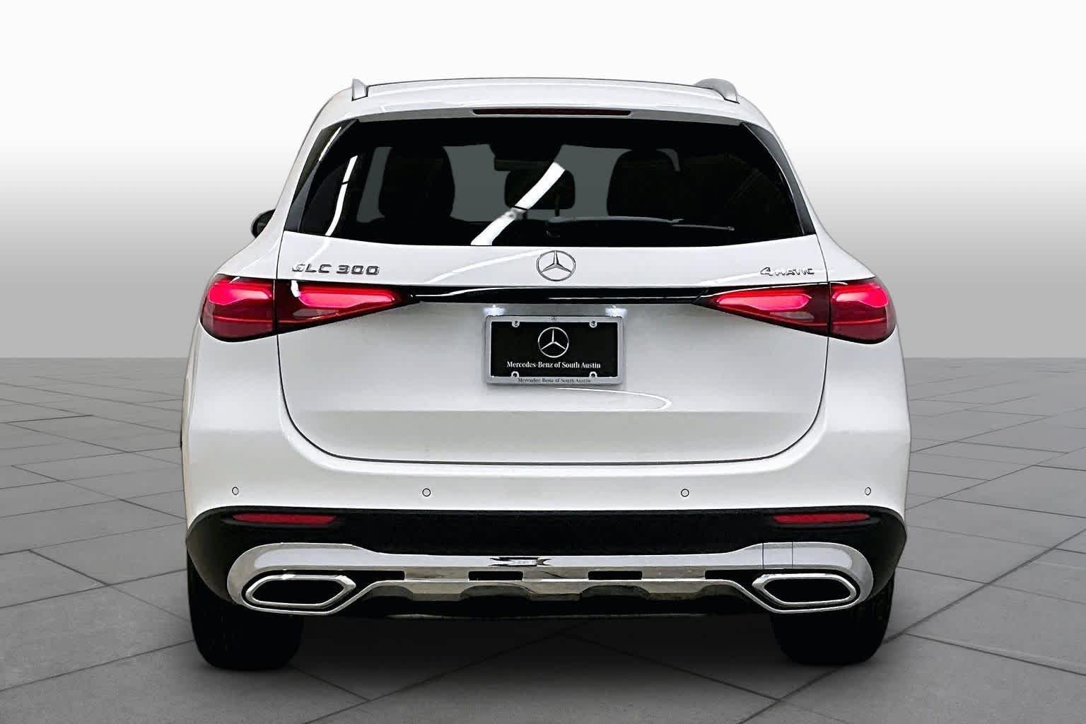 New 2026 Polar White Mercedes-Benz GLC 300 image 4