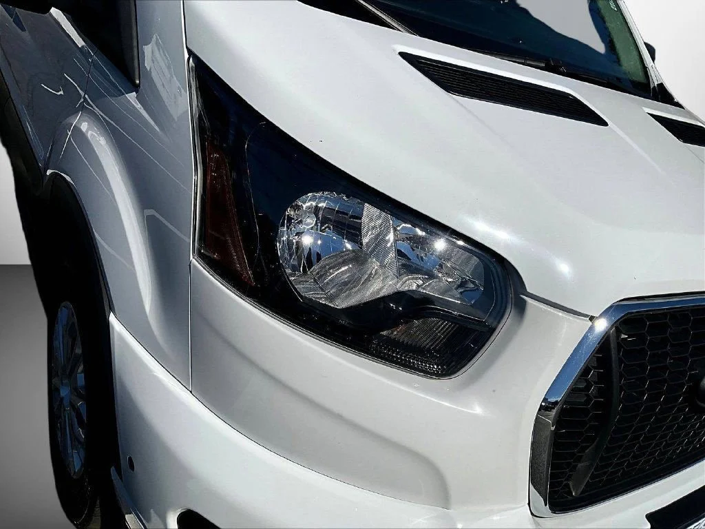 Used 2024 Oxford White Ford XLT image 34
