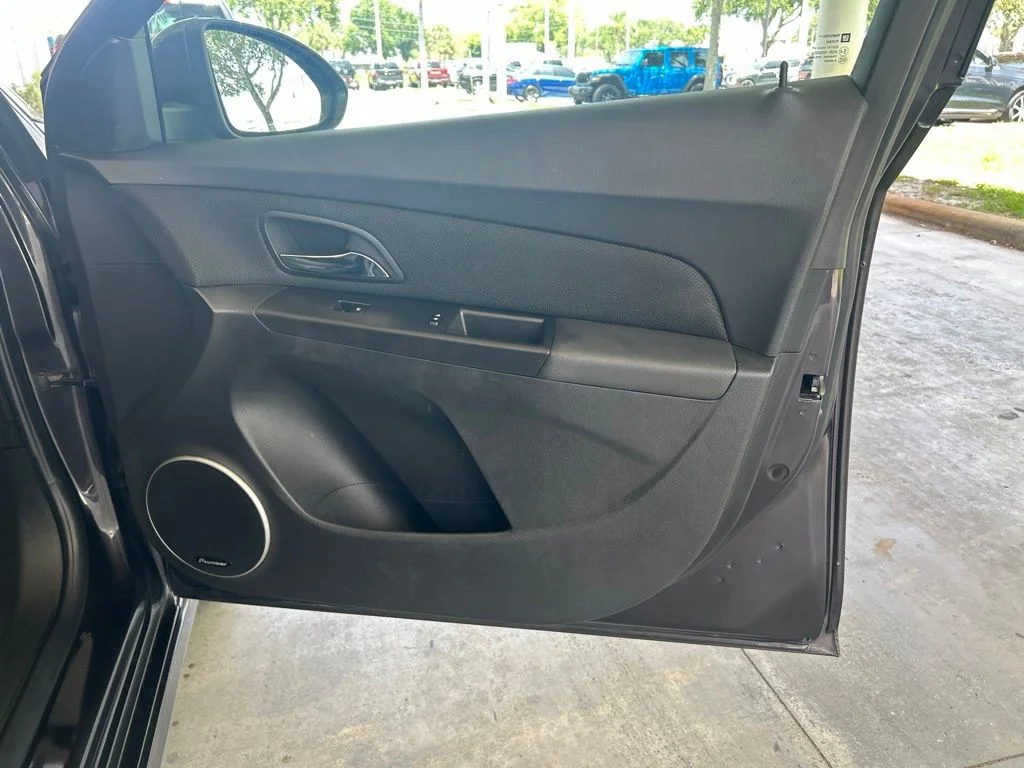 Used 2016 Gray Chevrolet 2LT image 27