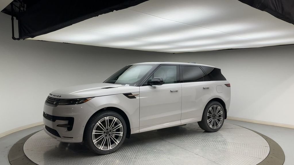 Used 2026 Borasco Grey Metallic Land Rover Dynamic SE image 6