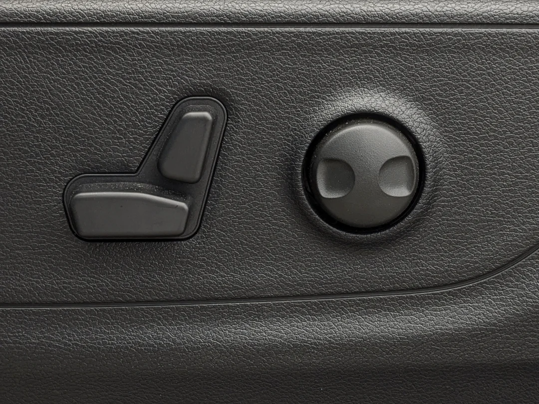 New 2026 Black RAM Sport - - 4x4 - HEMI V8 - Level 1 Equip - Sunroof & More! image 17